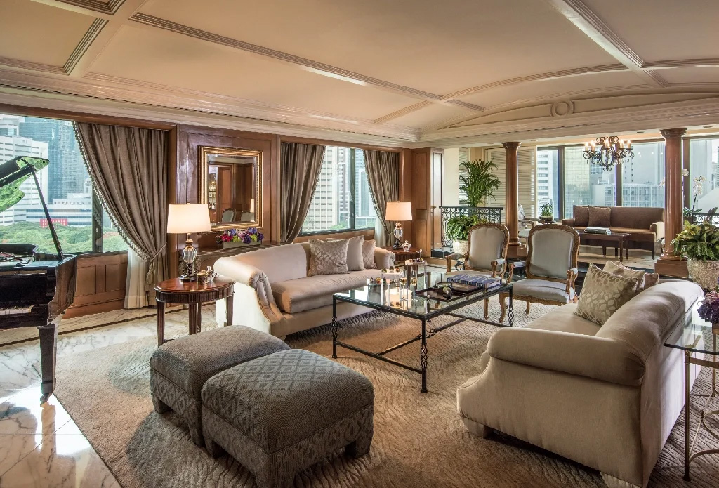 Philippines, Capital Hotel