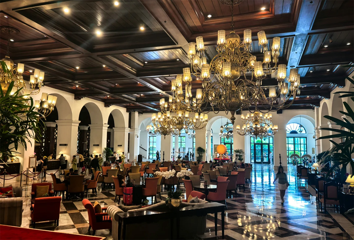 Philippines, Capital Hotel